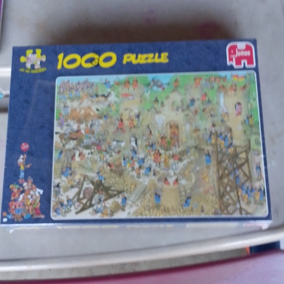 Rare NWT Jan Van Haasteren Castle Conflicts Puzzle - Picture 1 of 8